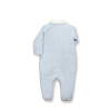 Klassisches babyblaues Outfit