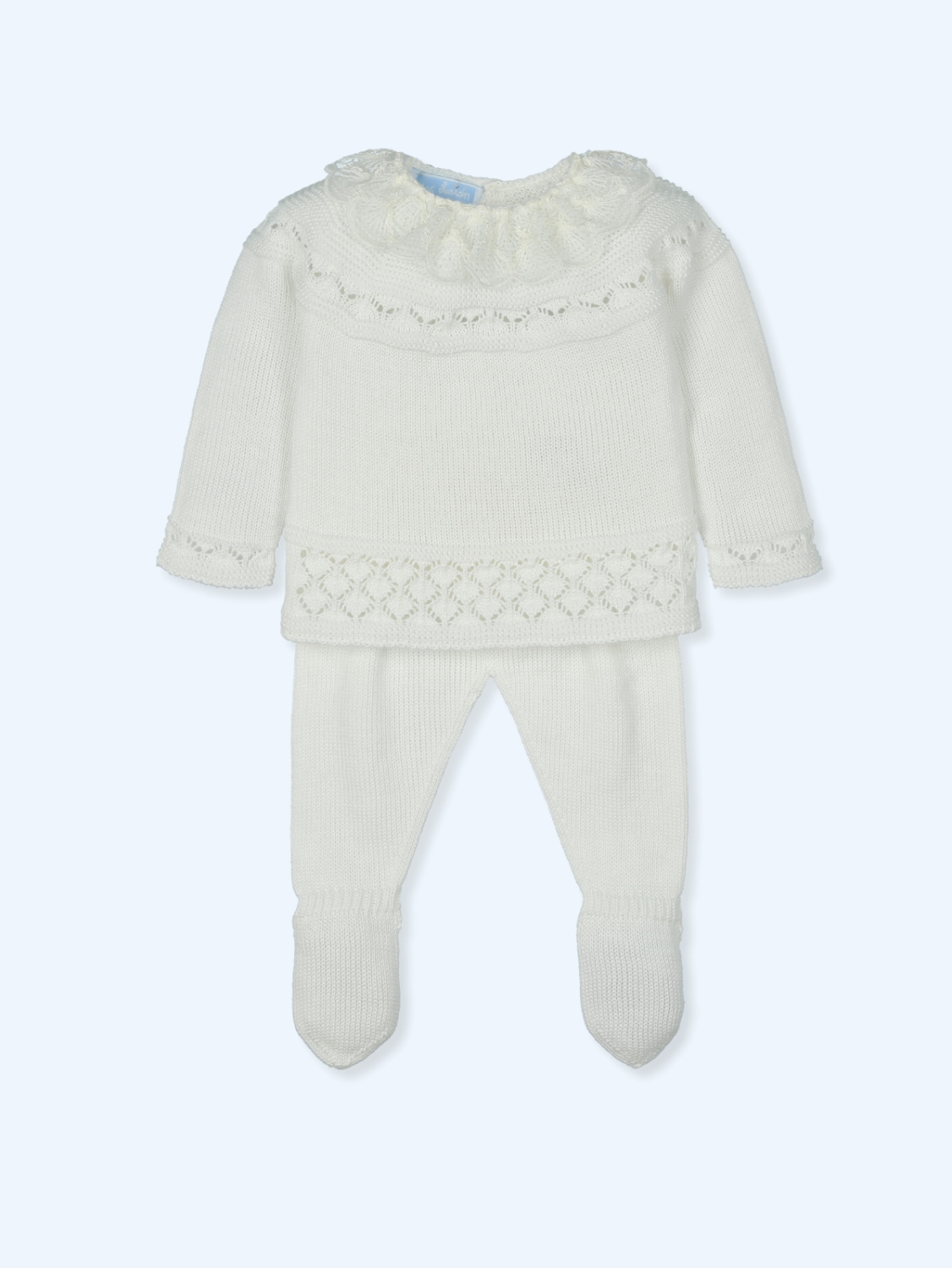 Cremefarbenes Baby-Outfit aus Strick mit Rüschen und Schleife