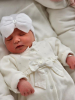 Neugeborenen-Strass-Mütze mit Schleife, komplett weiß